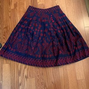 Talbots skirt sz 2 cotton. Dark blue with red. Excellent preowned condition